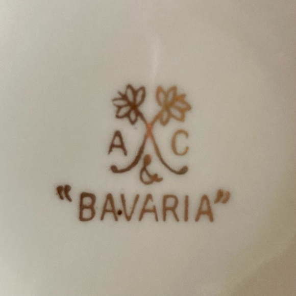 Vintage A&C Bavaria Pitcher with 3 Cups Grape Motif - Picture 17 of 17